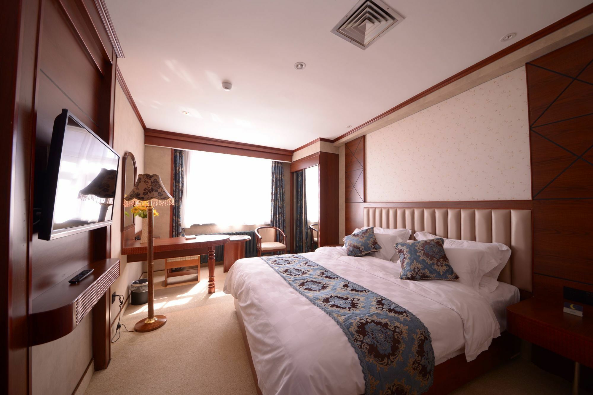 Harbin Bremen Train Station Hotel Exterior photo