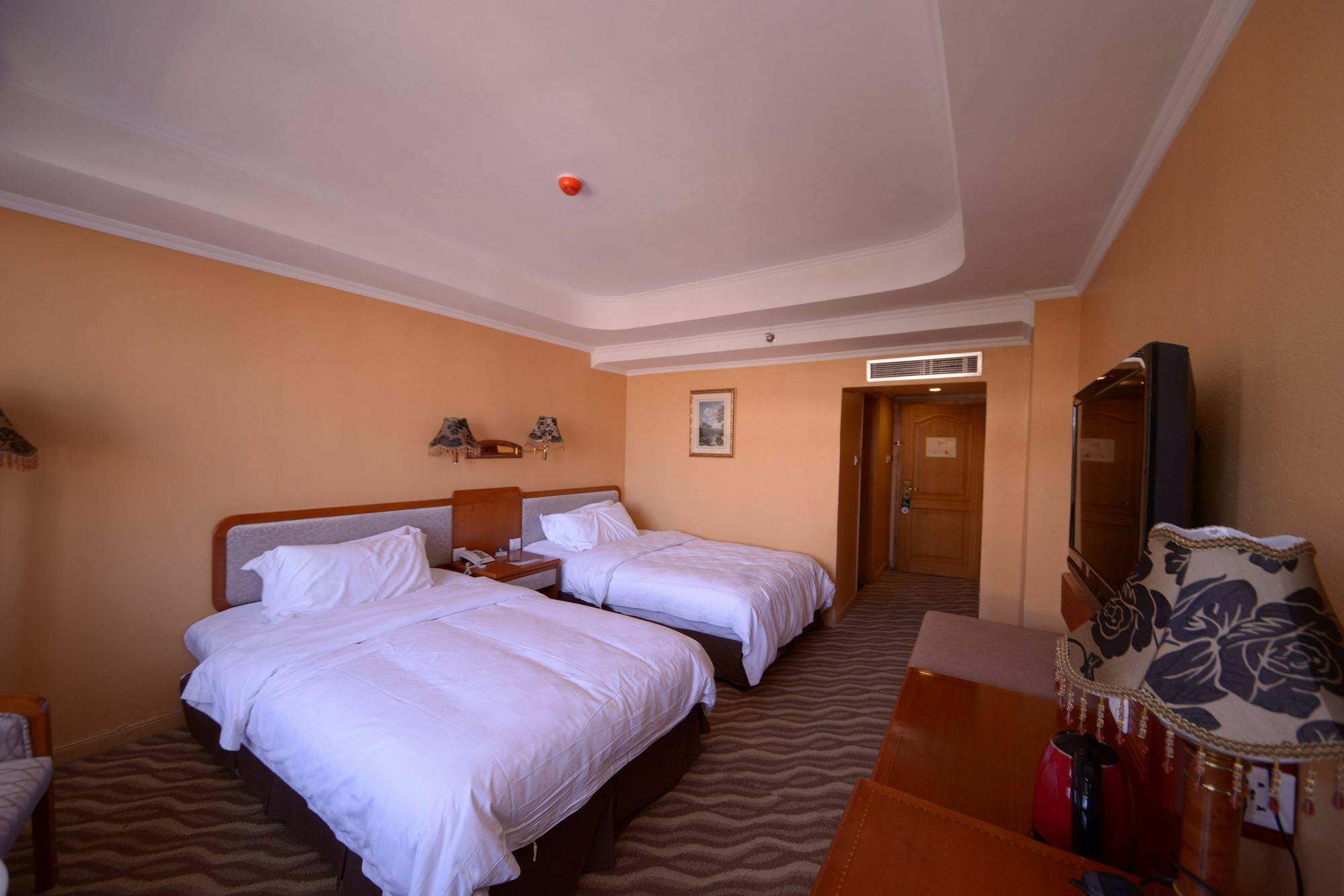 Harbin Bremen Train Station Hotel Exterior photo